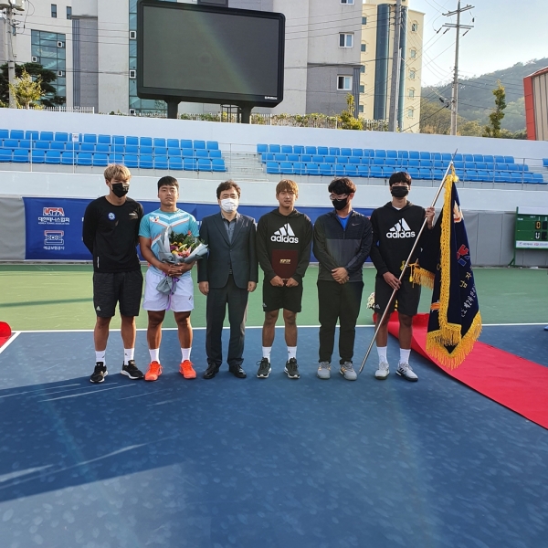 의정부시청 직장운동경기부 테니스팀이 제2차 한국실업테니스 연맹전 남자 단체전에서 우승했다. (사진=의정부시)