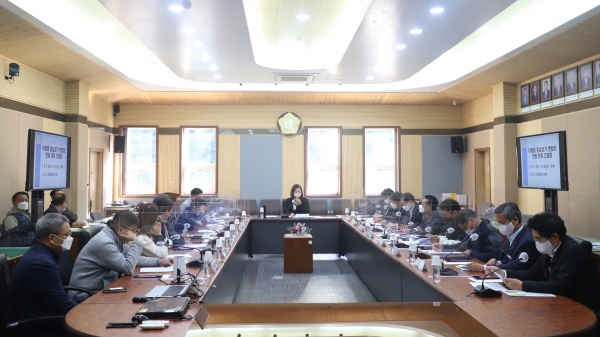 평택시의회 권현미 의원은 20일 시의회 3층 간담회장에서 이충동 중심상가 연합회의 건의·애로사항 청취를 위한 간담회를 개최했다. (사진=평택시의회)