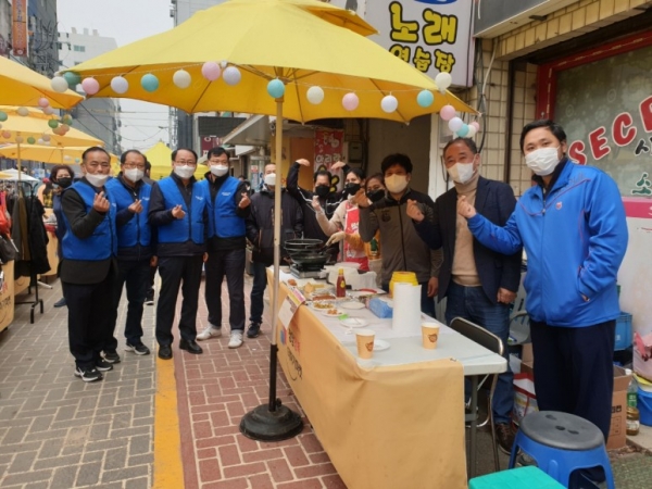 ‘청암행복 더하기마켓’이 지난 11월 20~21일 양일간에 걸쳐 김포시 양촌읍 청암상가에서 성황리에 개최됐다. (사진=김포시)