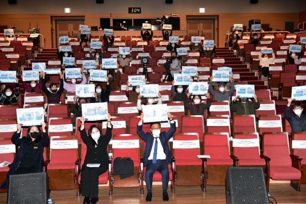 김포시는 11월 25일부터 26일까지 2일간 대면·비대면으로 ‘2021년 김포시 평생교육박람회’를 개최해 성공적으로 마무리했다. (사진=김포시)