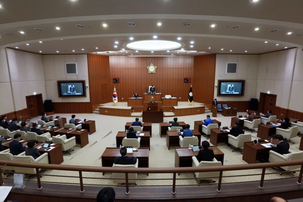 의정부시의회는 20일 제310회 제2차 정례회 제3차 본회의를 개의하고 총 95일간의 2021년도 의사 일정을 마무리했다.(사진=의정부시의회)
