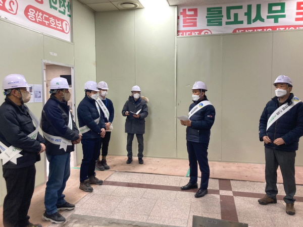 한국마사회는 지난 23일 서울경마공원 주요 시설 공사 현장에 대해 안전점검을 실시했다. 사진 = 한국마사회