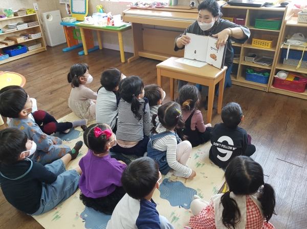 양평군 용문도서관은 오는 10월까지 `2022 경기은빛독서나눔이 사업’으로 아동 독서 활동을 지원한다고 밝혔다. (사진=양평군)