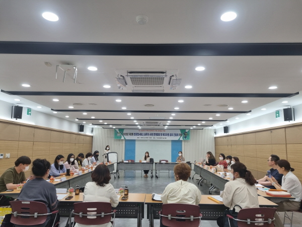 오산시(시장 곽상욱) 희망복지과는 9일 2022년 제2회 방문형서비스 실무자 사례 연계 회의 및 복지자원 공유 간담회를 개최하였다.(사진=오산시)