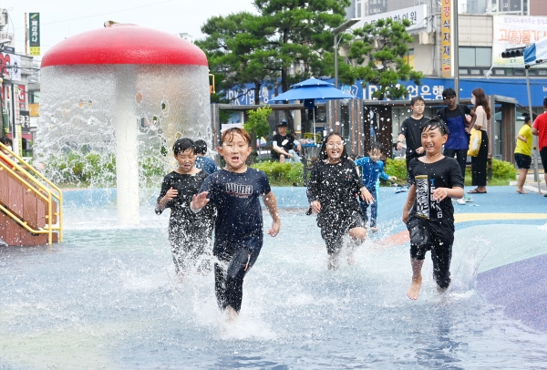 광주시는 오는 8월 21일까지 여름철 야외 물놀이장을 개장한다고 25일 밝혔다.(사진=광주시)