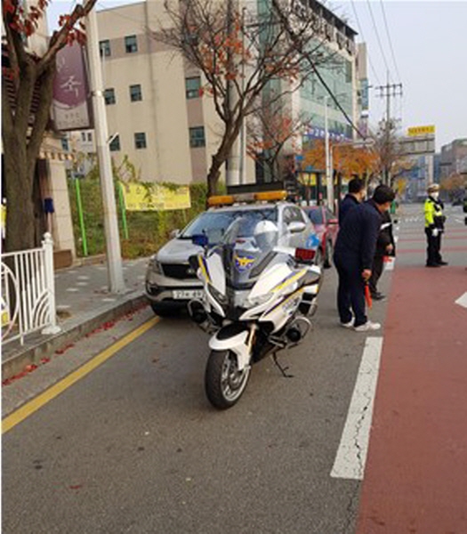 오산시 차량등록사업소는 한국교통안전공단, 오산경찰서, 환경과 등 유관기관 합동으로 지난 19일 오산시법원 앞 사거리 일원에서 이륜차 불법행위 집중 단속을 실시했다고 22일 전했다.(사진=오산시)