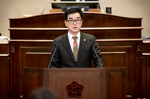 남양주시의회 이상기 의원이 제301회 임시회 3차 본회의에서 5분 자유발언에 나섰다.